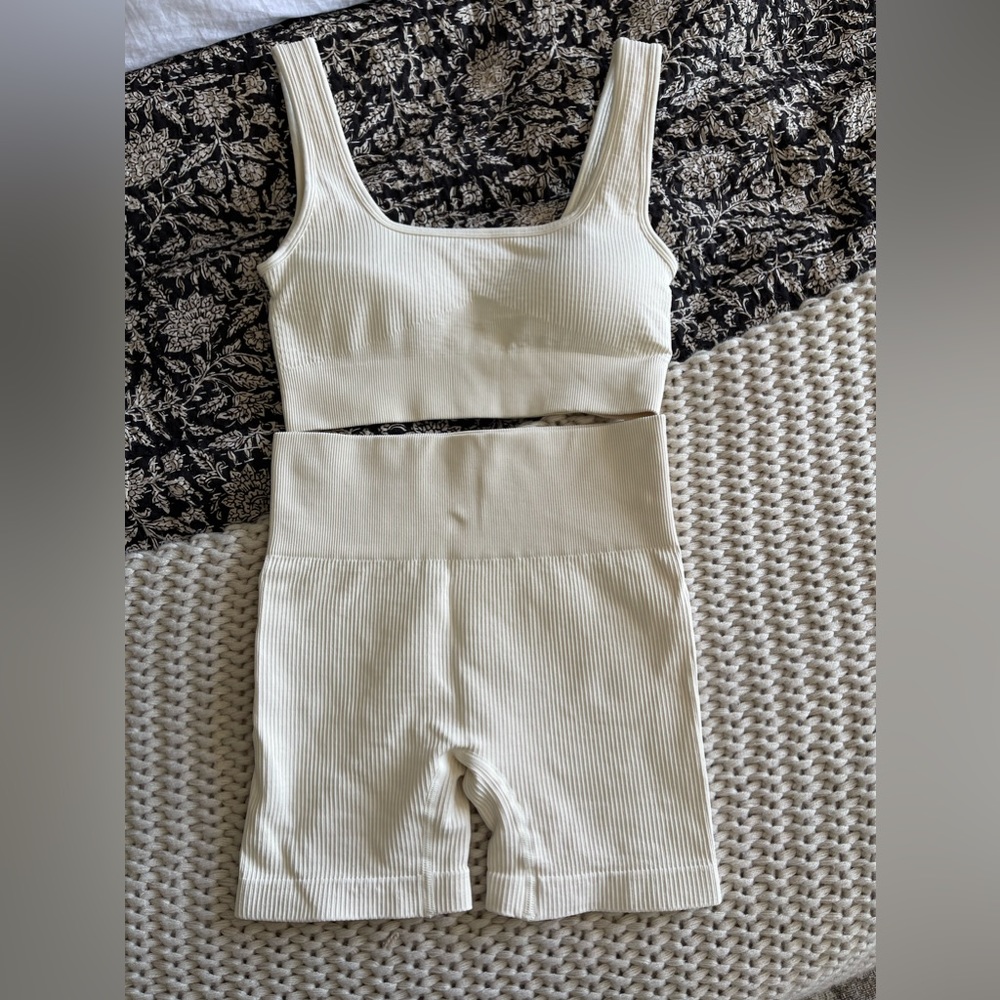 Workout Set - Picture 2 of 5